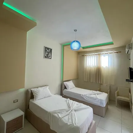 酒店 Hotel Gjyshi
