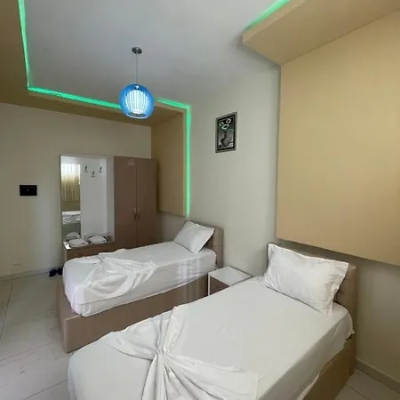 Hotel Gjyshi 3* Qerek