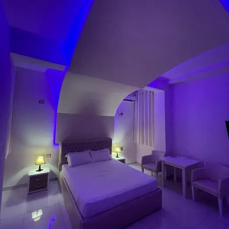 מלון Hotel Gjyshi Qerrexhias